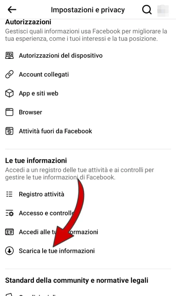 Nella sezione le tue informazioni, clicca su scarica le tue informazioni per scaricare la pagina facebook.